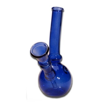 Modr&yacute; skleněn&yacute; bong