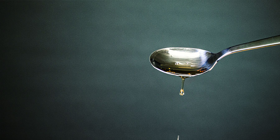 Jak použ&iacute;vat konopnou tinkturu