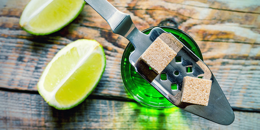 Jak vyrobit absint s dom&aacute;c&iacute; sadou