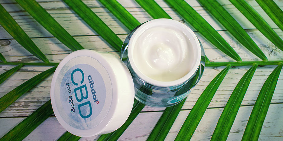 Konopn&eacute; topik&aacute;ln&iacute; př&iacute;pravky