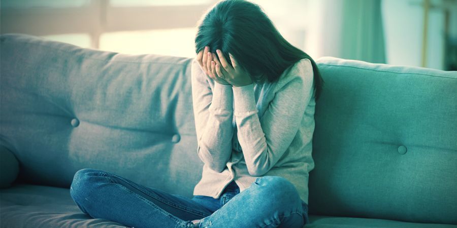 Jak rozpoznat z&aacute;chvat paniky, když jste zkouřen&iacute;