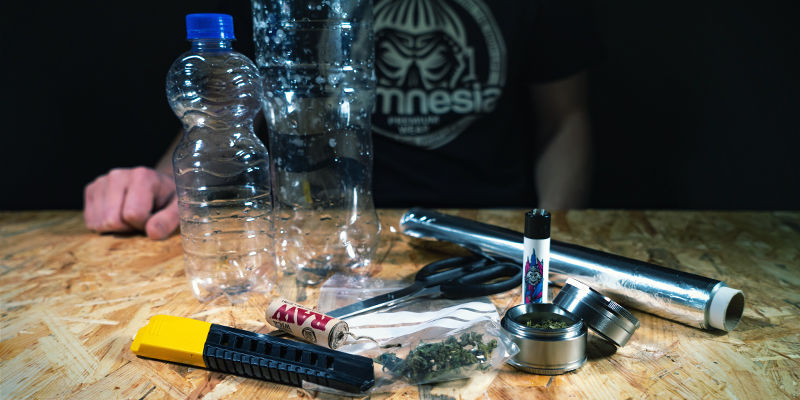 Jak vyrobit kbel&iacute;kov&yacute; gravitačn&iacute; bong