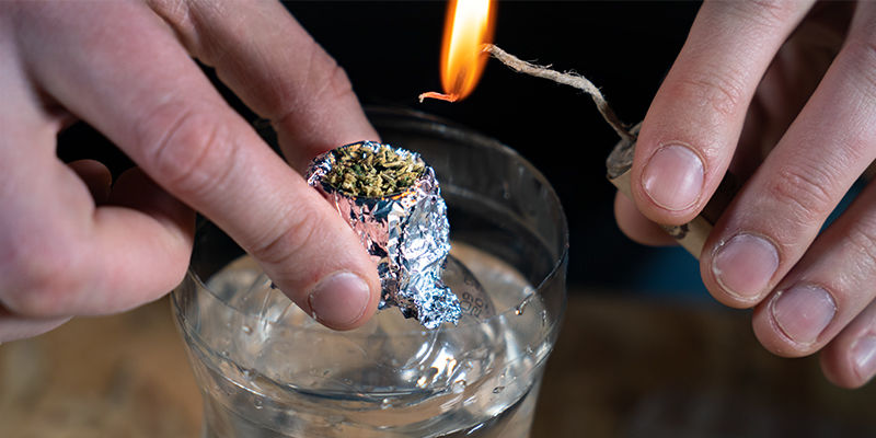 Gravity bucket bong: naplňte kotl&iacute;k