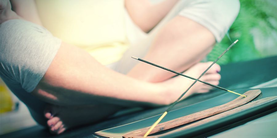 Jak použ&iacute;vat bylinn&eacute; vonn&eacute; tyčinky