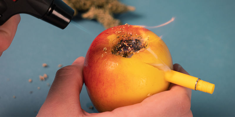 Jak vyrobit d&yacute;mku z jablka