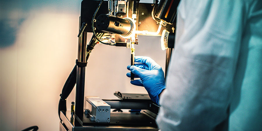 PRŮMYSLOV&Eacute; A DOM&Aacute;C&Iacute; EXTRAKCE CO₂