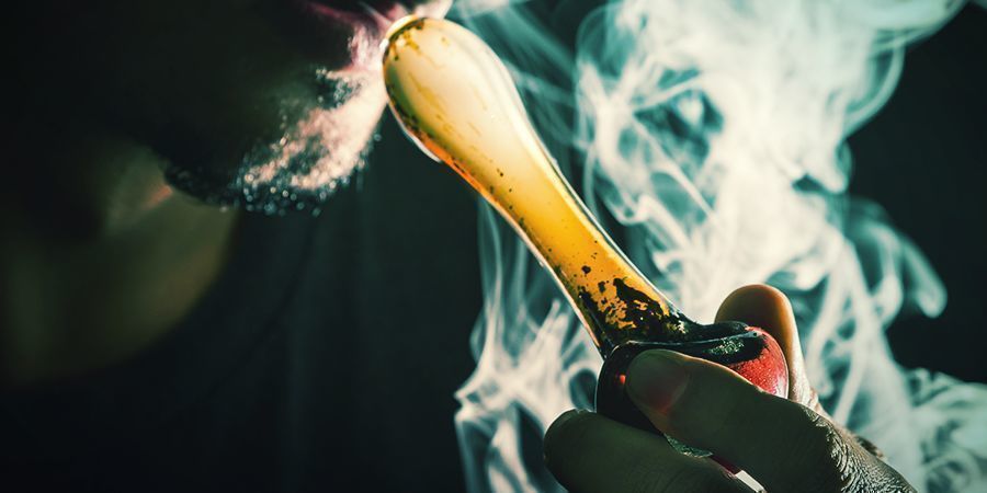 CO POTŘEBUJETE K NAPLŇEN&Iacute; A KOUŘEN&Iacute; BOWLU