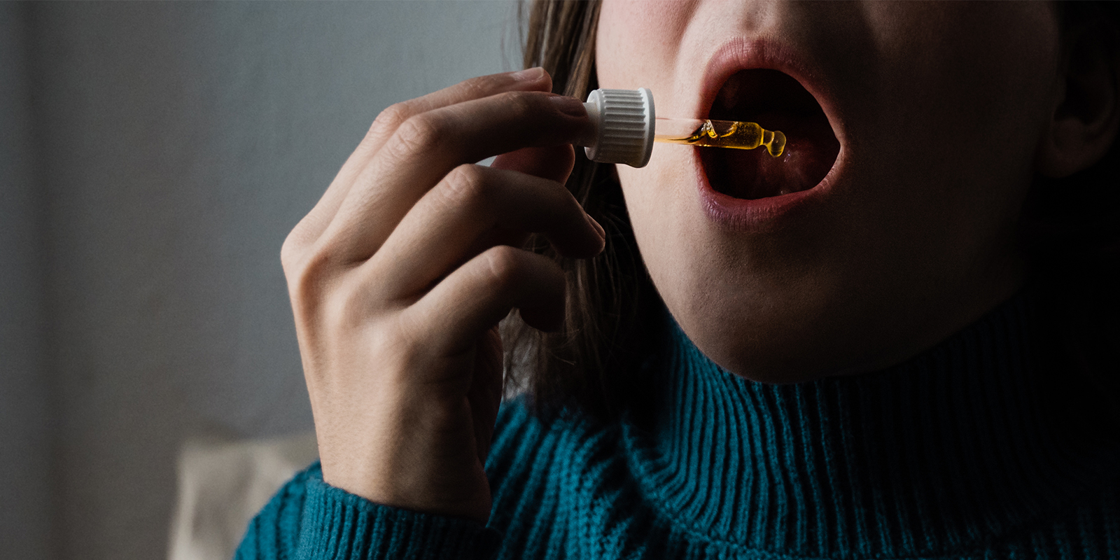 Jak bezpečně použ&iacute;vat CBD olej