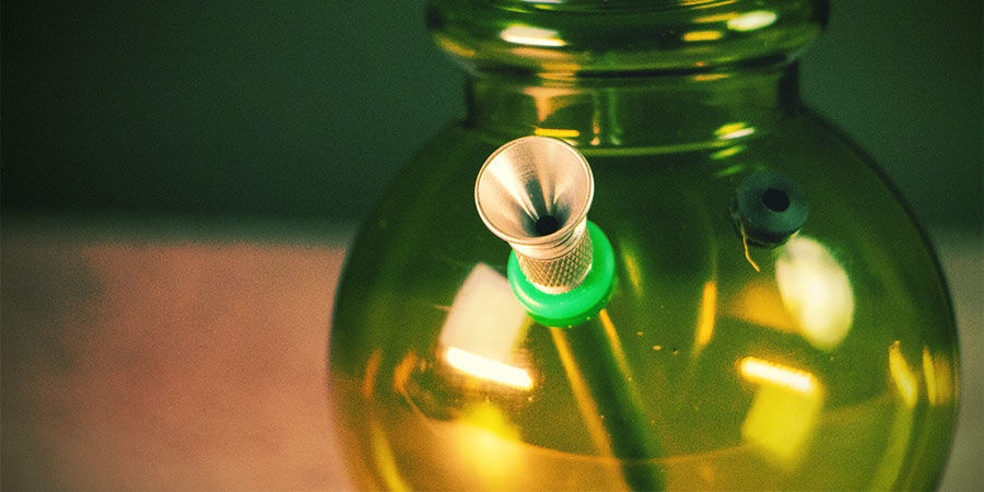 Bong s kulat&yacute;m dnem