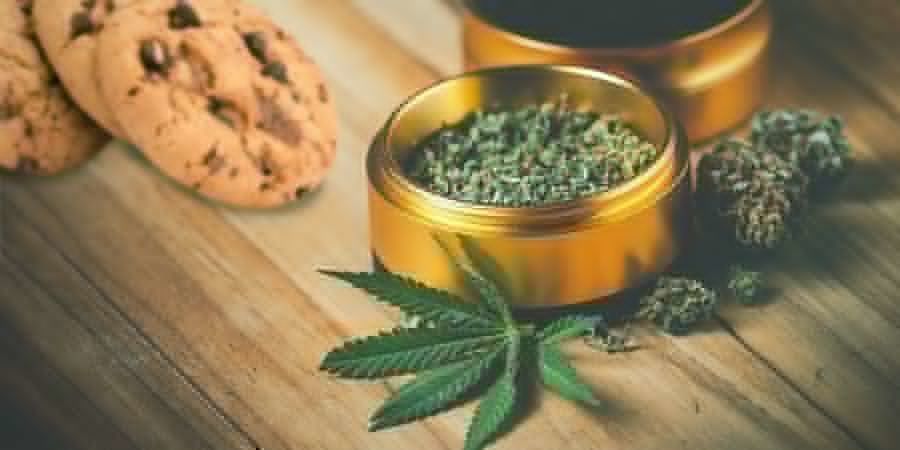 Drcen&iacute; květů