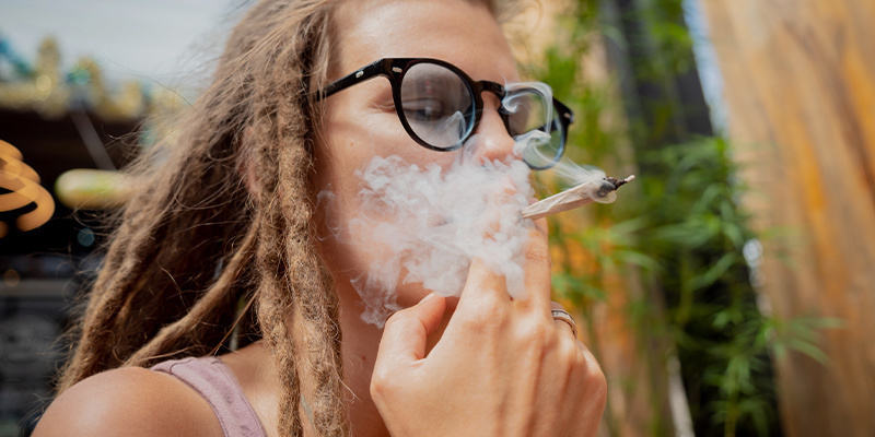 Vdechov&aacute;n&iacute; konop&iacute;: Chce to cvik