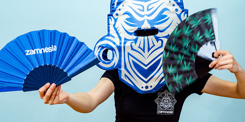 Skl&aacute;dac&iacute; věj&iacute;ř