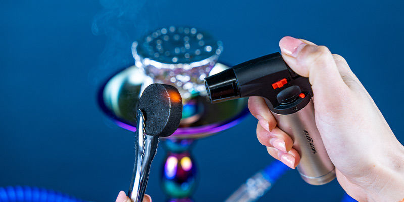 Krok 5: Rozpalte uhl&iacute;ky