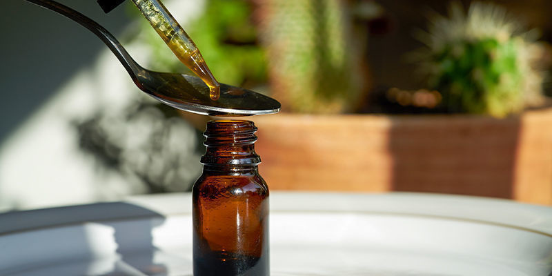 Mikrod&aacute;vkov&aacute;n&iacute;: Kontrolovan&yacute; způsob už&iacute;v&aacute;n&iacute; konop&iacute;