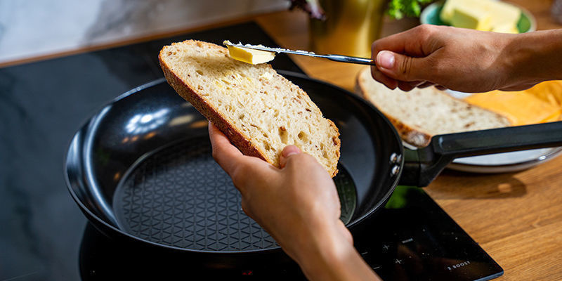 Preheat your pan on low&ndash;Medium heat