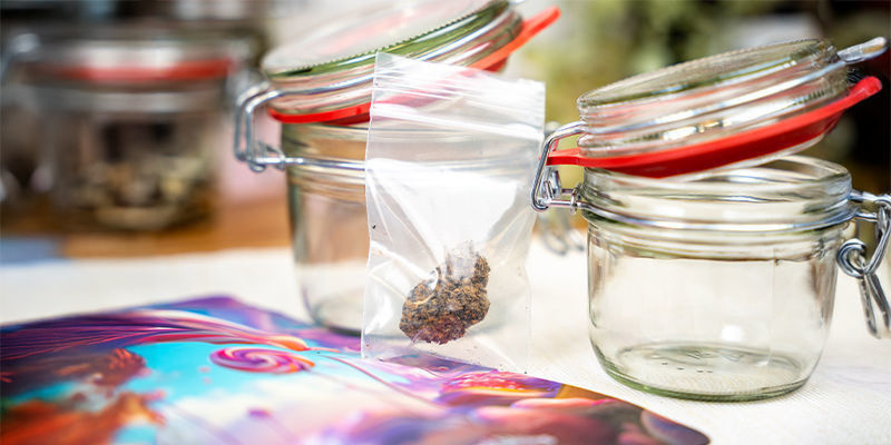 V&yacute;voj balen&iacute; konop&iacute;