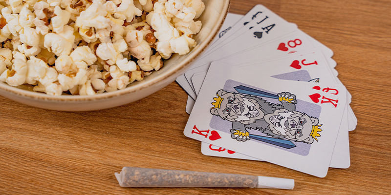 Jak uspoř&aacute;dat dokonal&yacute; hern&iacute; večer s konop&iacute;m