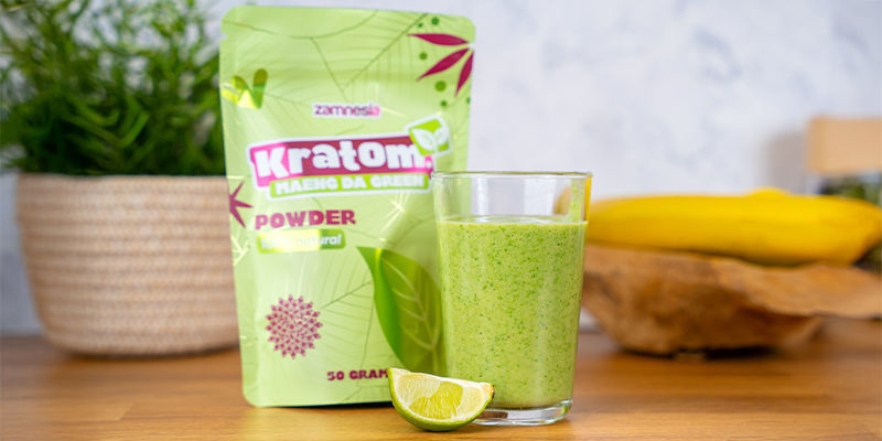 Kr&eacute;mov&eacute; kratomov&eacute; smoothie s avok&aacute;dem
