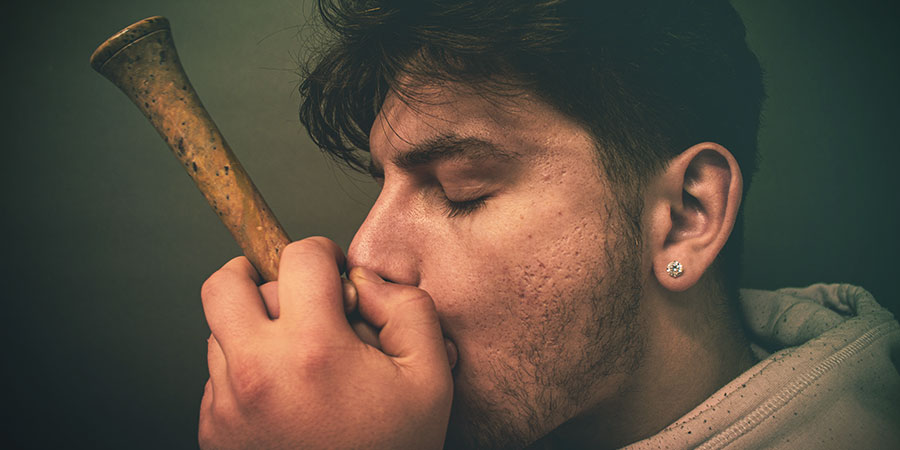 Použ&iacute;v&aacute;n&iacute; chillumu