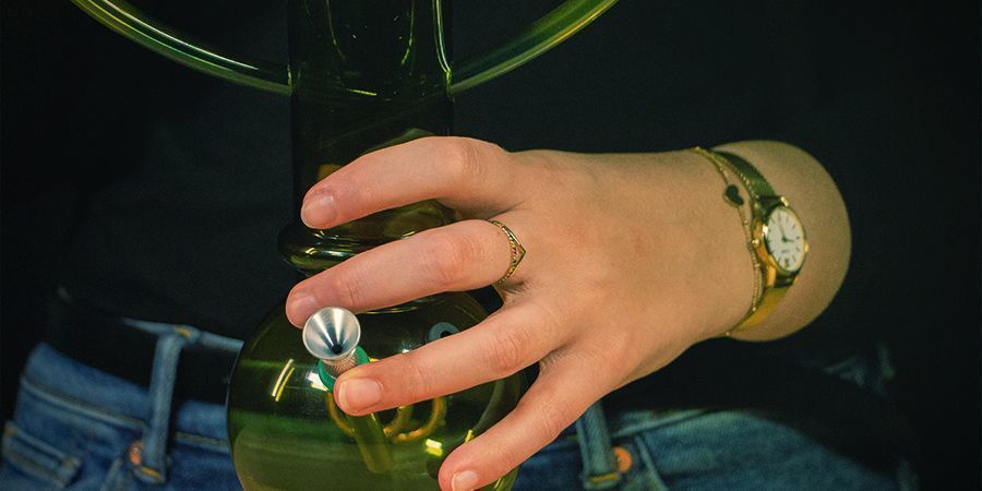 acrylov&eacute; bongy