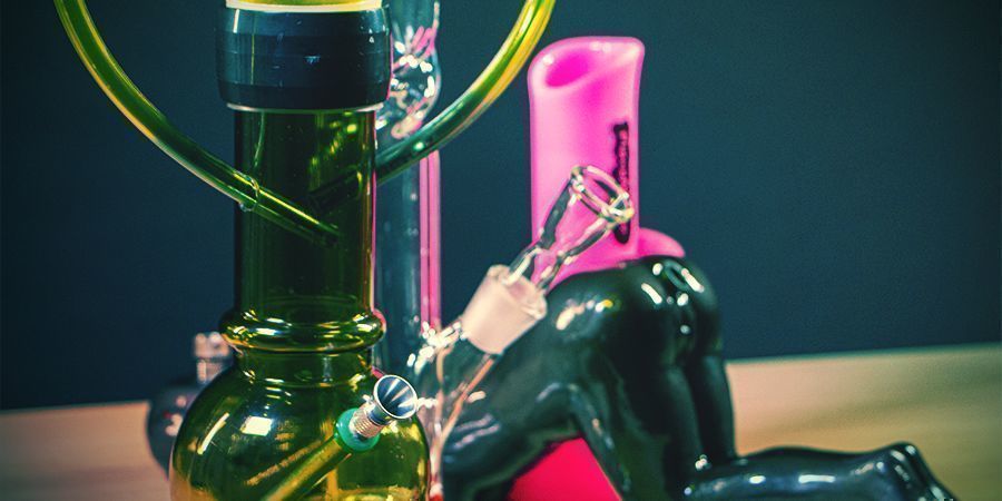 Akrylov&eacute;, silikonov&eacute;, keramick&eacute; a skleněn&eacute; bongy &ndash; co je dobr&eacute; vědět