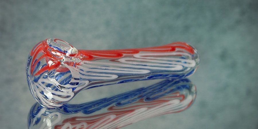 Typy konopn&yacute;ch d&yacute;mek: lžičkov&aacute; d&yacute;mka