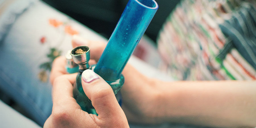 Jak používat akrylový bong