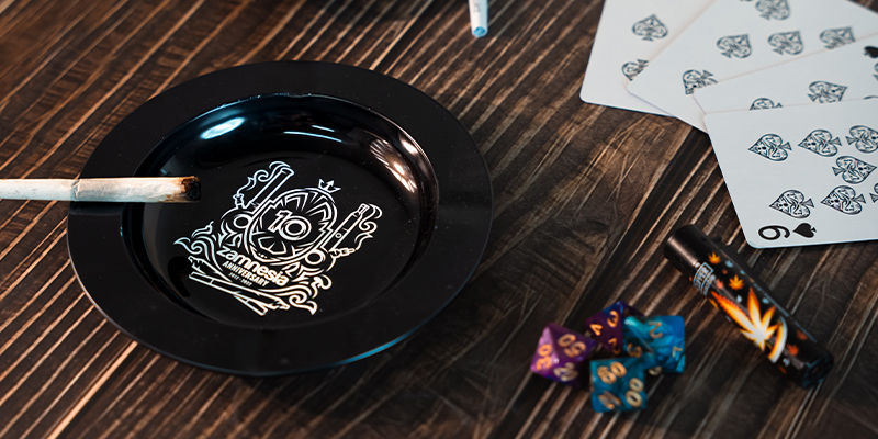 Kovový popelník X (Zamnesia)