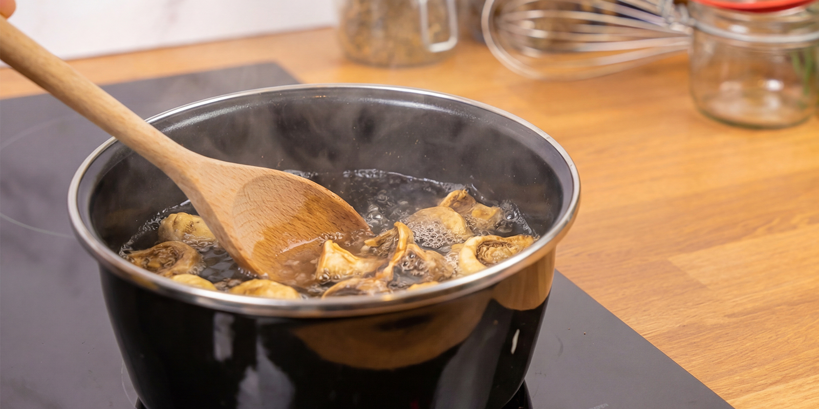 Při použití kořene nechte povařit