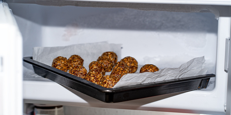 Postup: Vložte plech na 1 hodinu do mrazáku