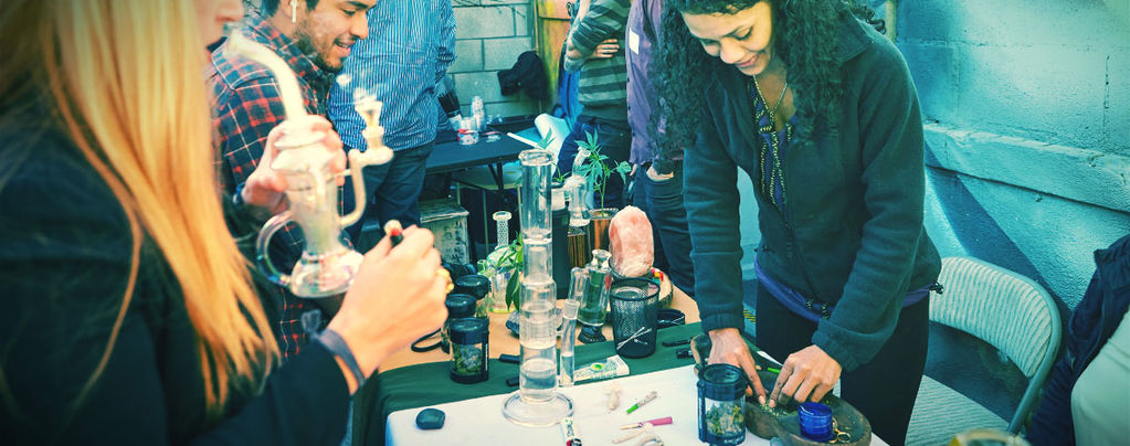 Jak uspořádat party s konopným tématem