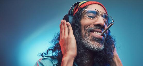 Proč hudba zní líp, když jste zhulení