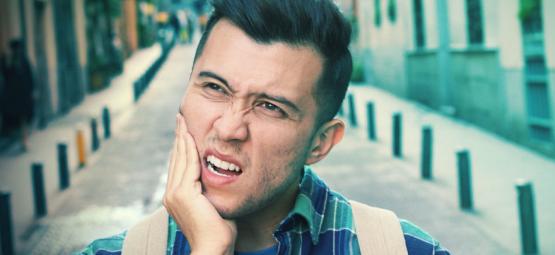 MDMA a zatínání čelistí: Co to je a jak s tím přestat