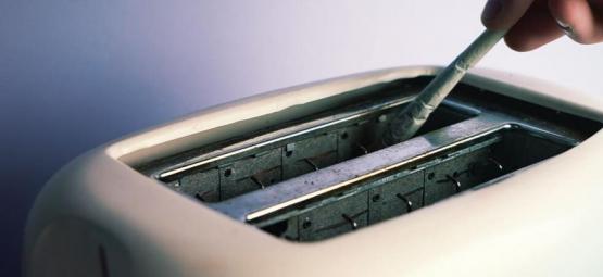 6 způsobů, jak si zakouřit trávu bez zapalovače