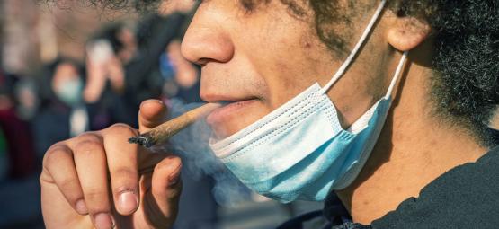 Kanabinoidy: Mohou pomoci předcházet onemocnění COVID-19?