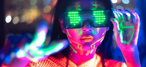 Je v pořádku mít trip o samotě? Kodex osamělého psychonauta